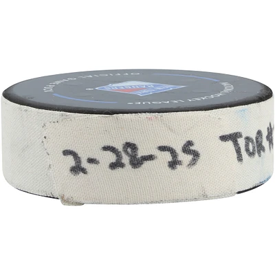 Matthew Knies, rondelle de but utilisée par les Maple Leafs de Toronto contre les Rangers de New York le 28 février 2025