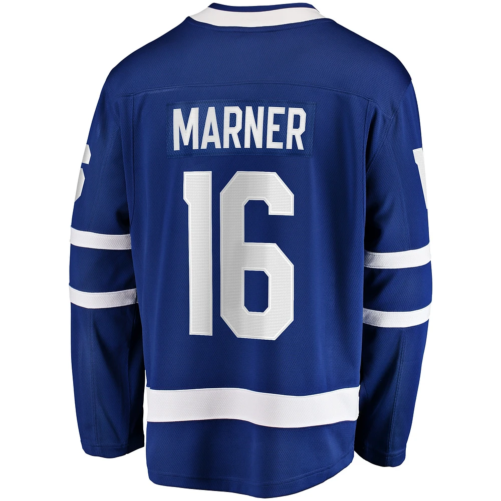 Fanatics pour hommes Mitch Marner, bleu, écusson de capitaine suppléant des Maple Leafs Toronto, joueur échappé à domicile - Maillot