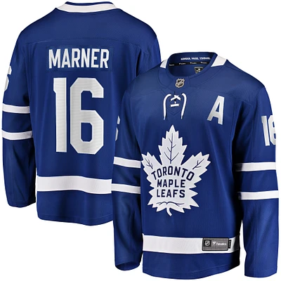 Fanatics pour hommes Mitch Marner, bleu, écusson de capitaine suppléant des Maple Leafs Toronto, joueur échappé à domicile - Maillot