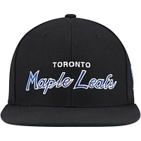 Casquette Snapback noire Mitchell & Ness des Maple Leafs de Toronto Core Team Script 2.0 pour hommes