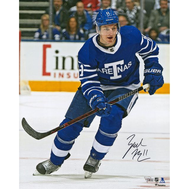 Photo autographiée par Zach Hyman des Maple Leafs de Toronto de 16 po x 20 po avec inscription « NHL Debut 2/29/16 »