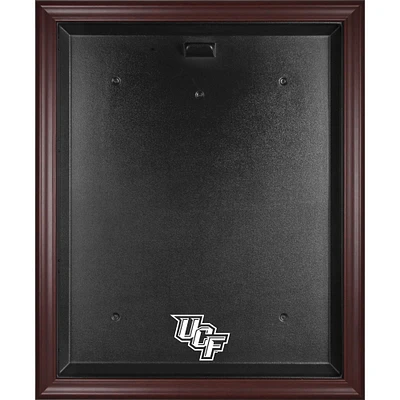 Vitrine de présentation du maillot avec logo encadré en acajou des UCF Knights