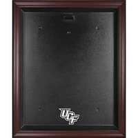 Vitrine de présentation du maillot avec logo encadré en acajou des UCF Knights