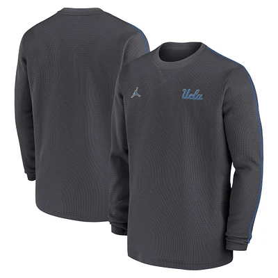 Haut à manches longues Jordan Brand anthracite UCLA Bruins 2024 Sideline Coaches pour hommes