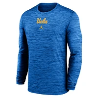 T-shirt Jordan Brand bleu à manches longues pour homme, UCLA Bruins 2025 Sideline Velocity Performance