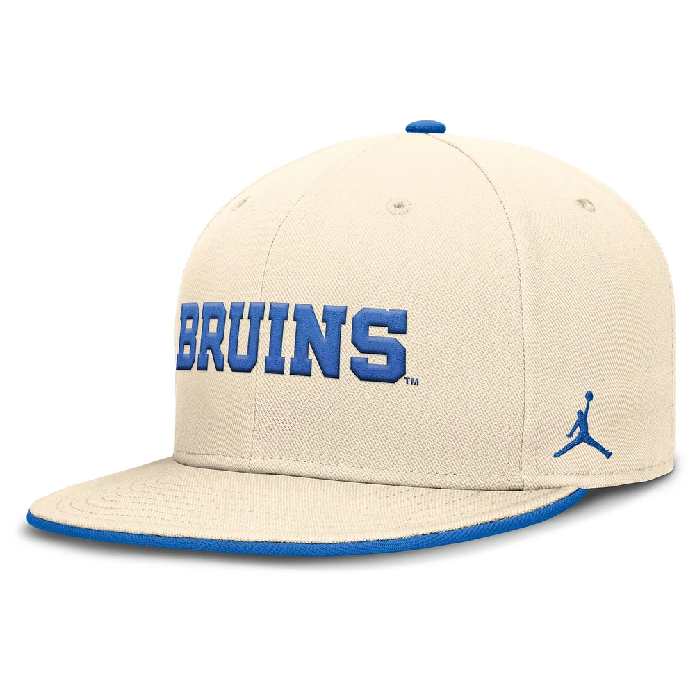 Casquette ajustée Jordan Brand Natural UCLA Bruins Primetime True Performance pour homme