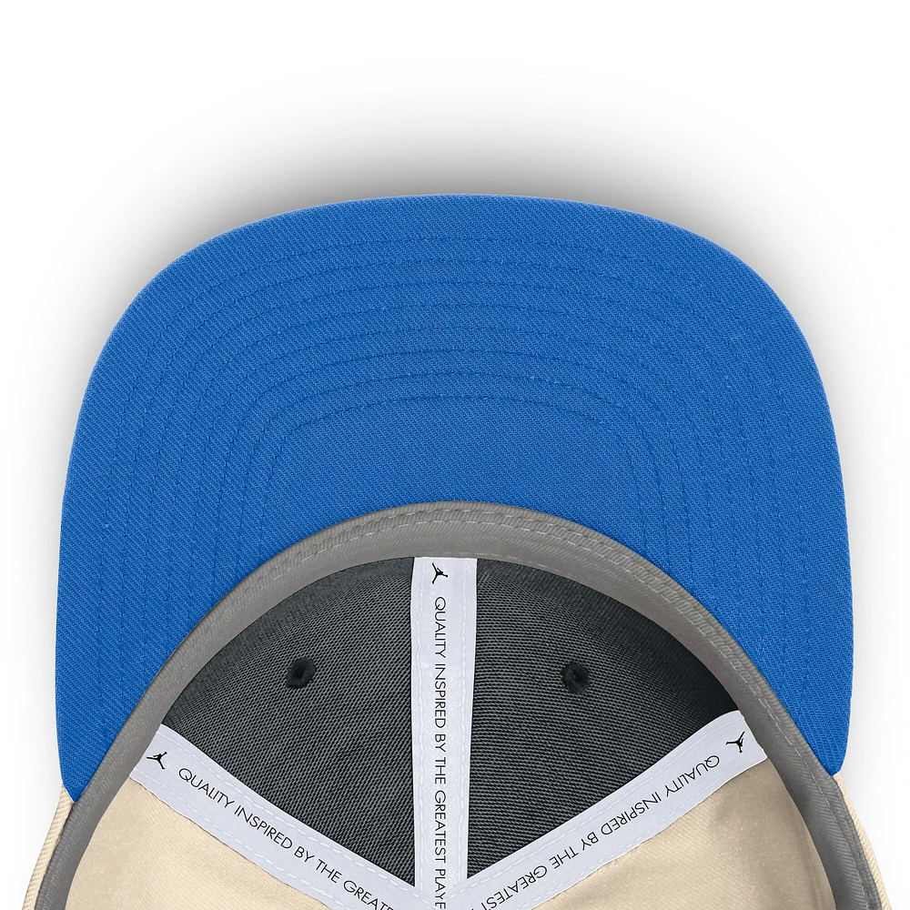 Casquette ajustée Jordan Brand Natural UCLA Bruins Primetime True Performance pour homme