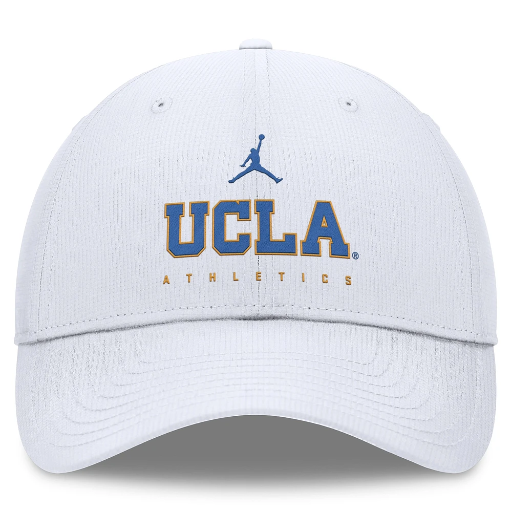 Casquette ajustable Jordan Brand pour homme, blanche, UCLA Bruins 2024/25 On-Field Club Performance