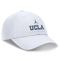 Casquette ajustable Jordan Brand pour homme, blanche, UCLA Bruins 2024/25 On-Field Club Performance