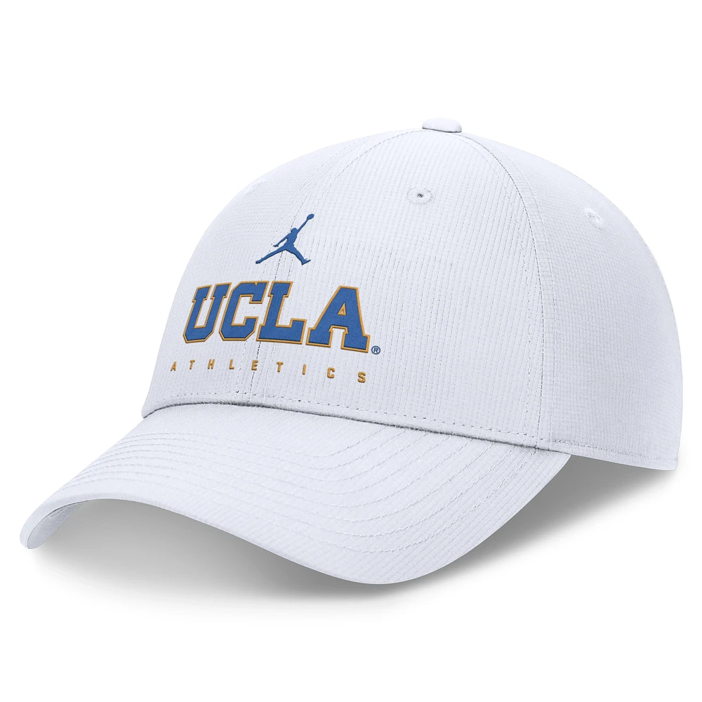 Casquette ajustable Jordan Brand pour homme, blanche, UCLA Bruins 2024/25 On-Field Club Performance