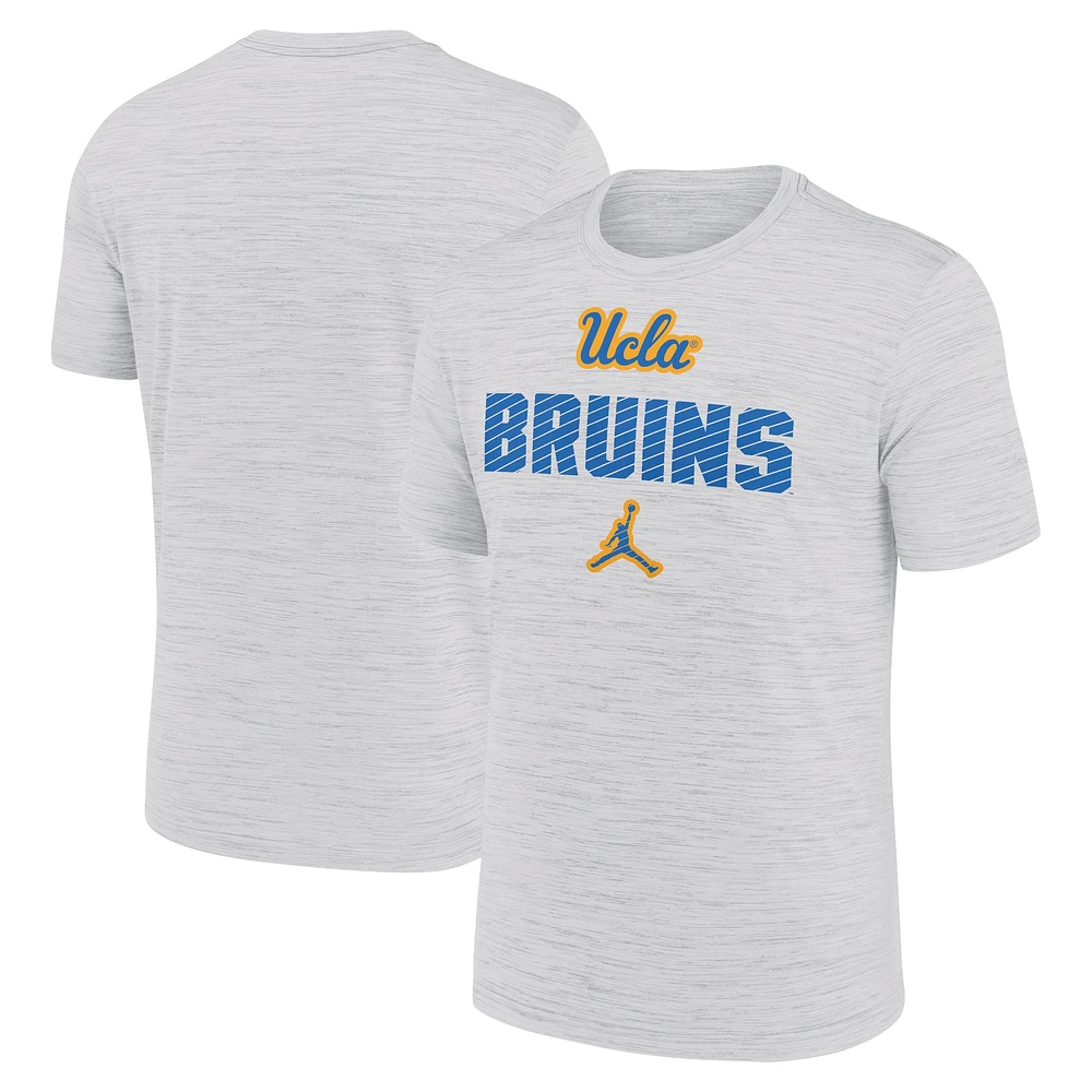 T-shirt Jordan Brand blanc pour homme UCLA Bruins Campus Slant Velocity Performance