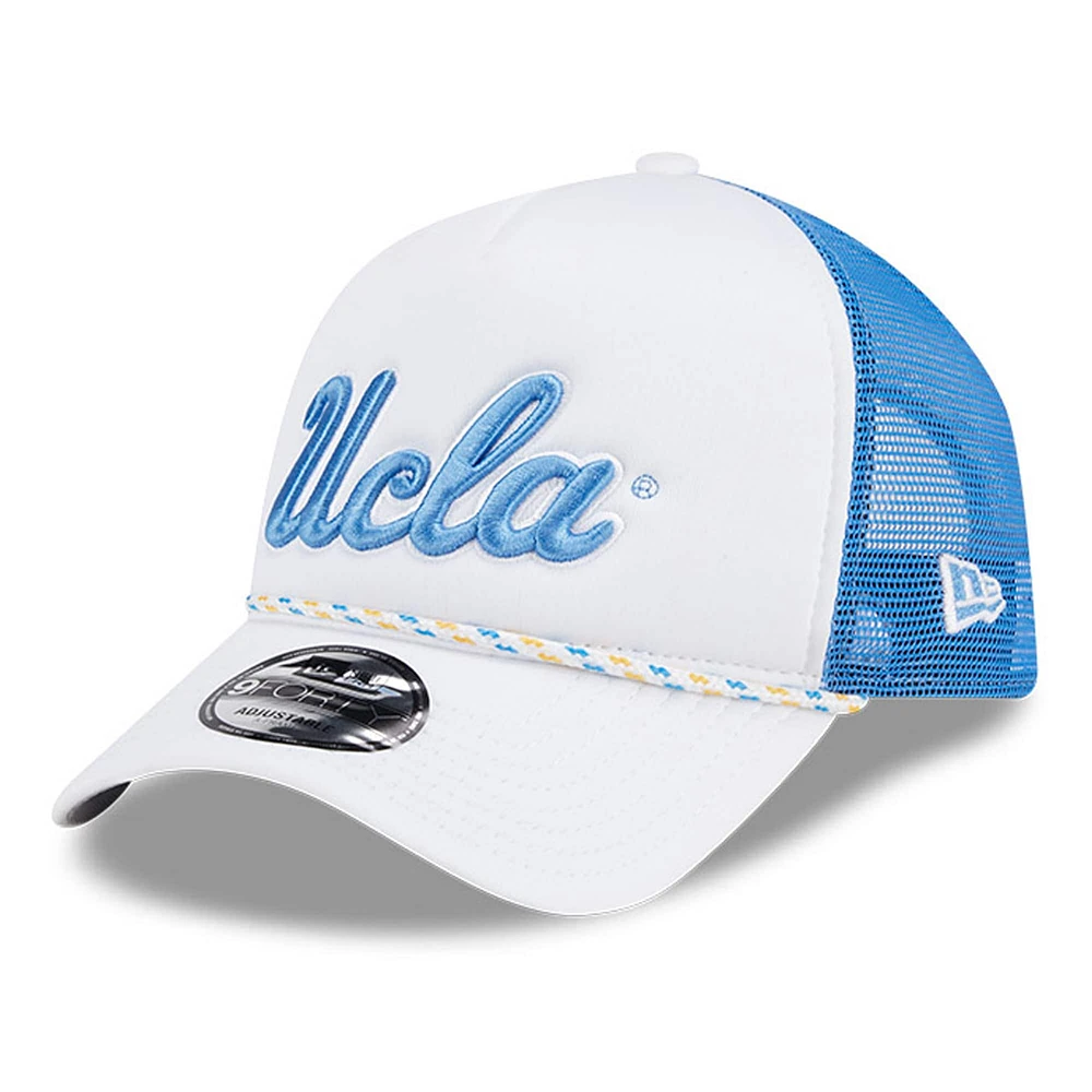 Casquette de camionneur réglable UCLA Bruins Court Sport Foam A-Frame 9FORTY New Era blanc/bleu pour hommes