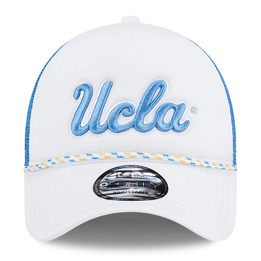 Casquette de camionneur réglable UCLA Bruins Court Sport Foam A-Frame 9FORTY New Era blanc/bleu pour hommes