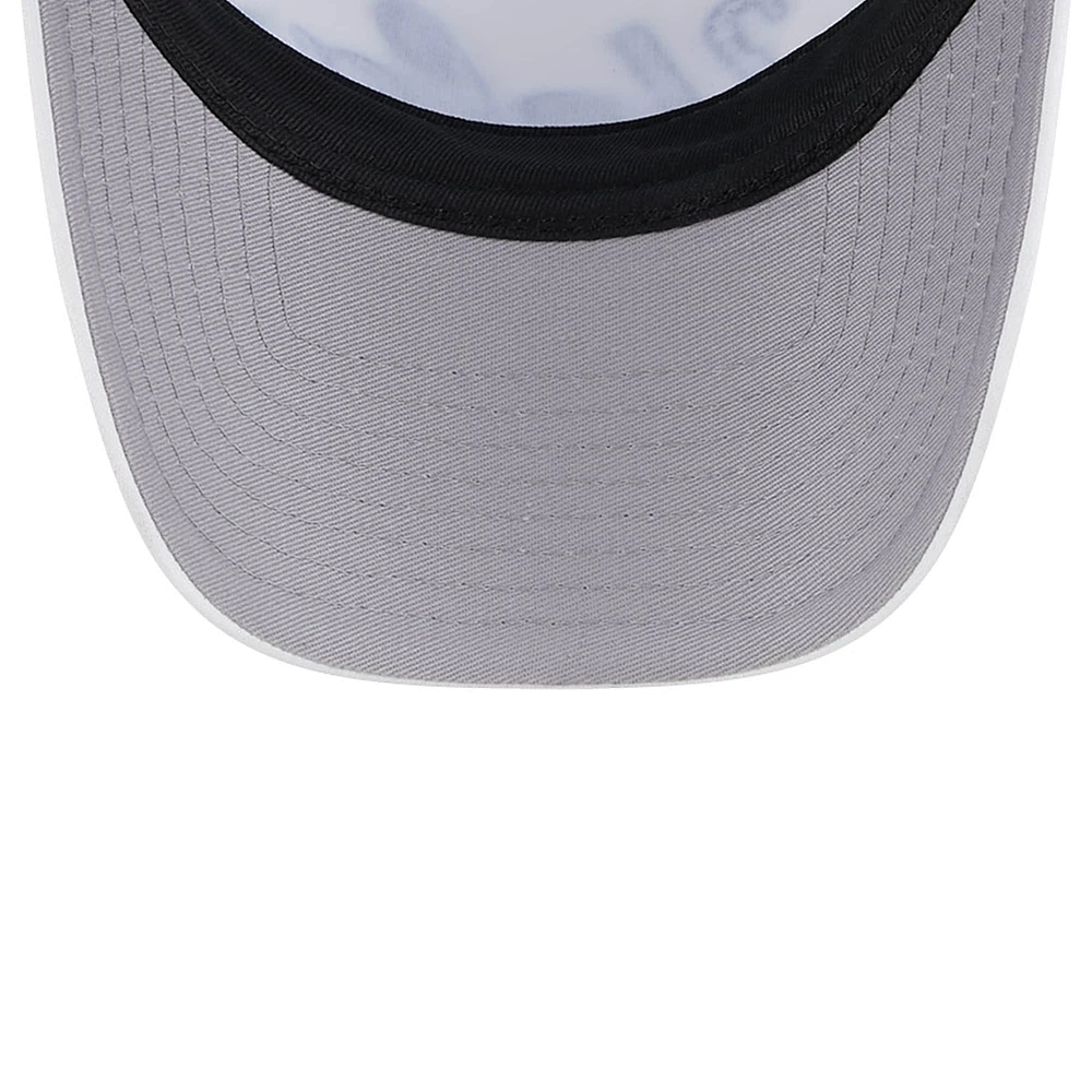 Casquette de camionneur réglable UCLA Bruins Court Sport Foam A-Frame 9FORTY New Era blanc/bleu pour hommes