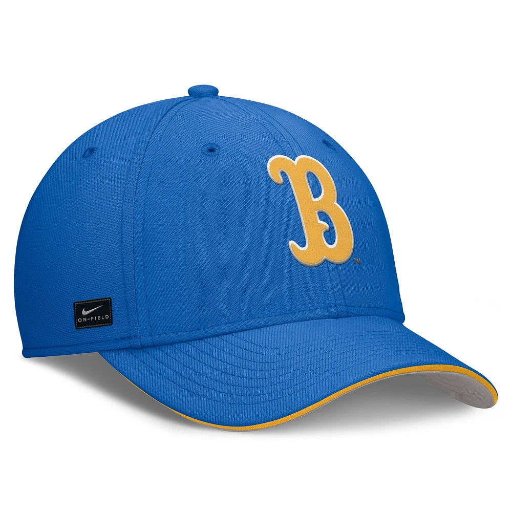 V110793 UCLA NCAA FB Nike 2025 Dugout Entraîneurs Dri-Fit Rise Swoosh Flex HATMENFLX NC03-44U-UCL-190 #20