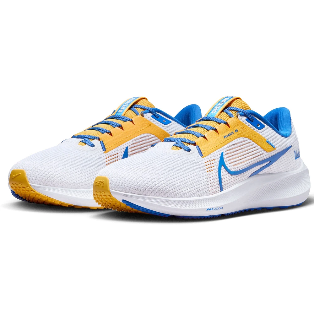 Chaussure de course à pied Nike UCLA Bruins Zoom Pegasus 40 unisexe blanche