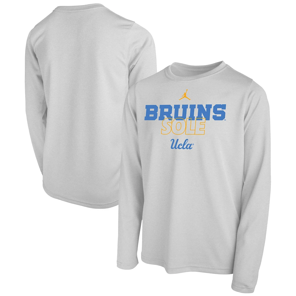 T-shirt blanc Jordan Brand UCLA Bruins 2023 On Court Sole Bench pour jeune