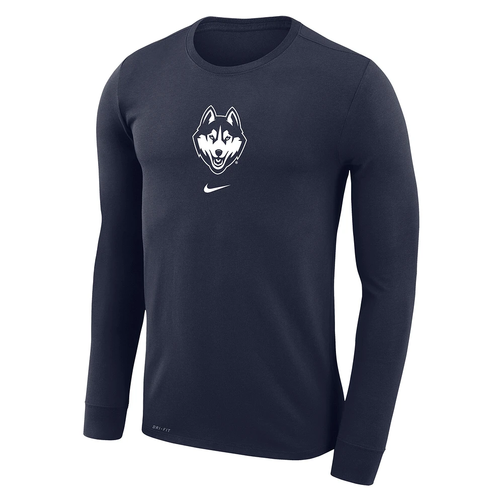 T-shirt de basket-ball Nike bleu marine UConn Huskies Shootaround pour homme