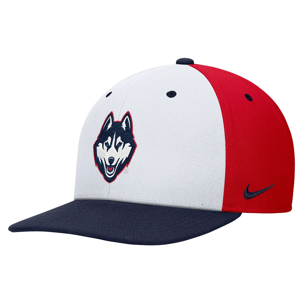 Men's Nike White/Red UConn Huskies Pro Performance Snapback Hat