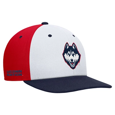 Men's Nike White/Red UConn Huskies Pro Performance Snapback Hat