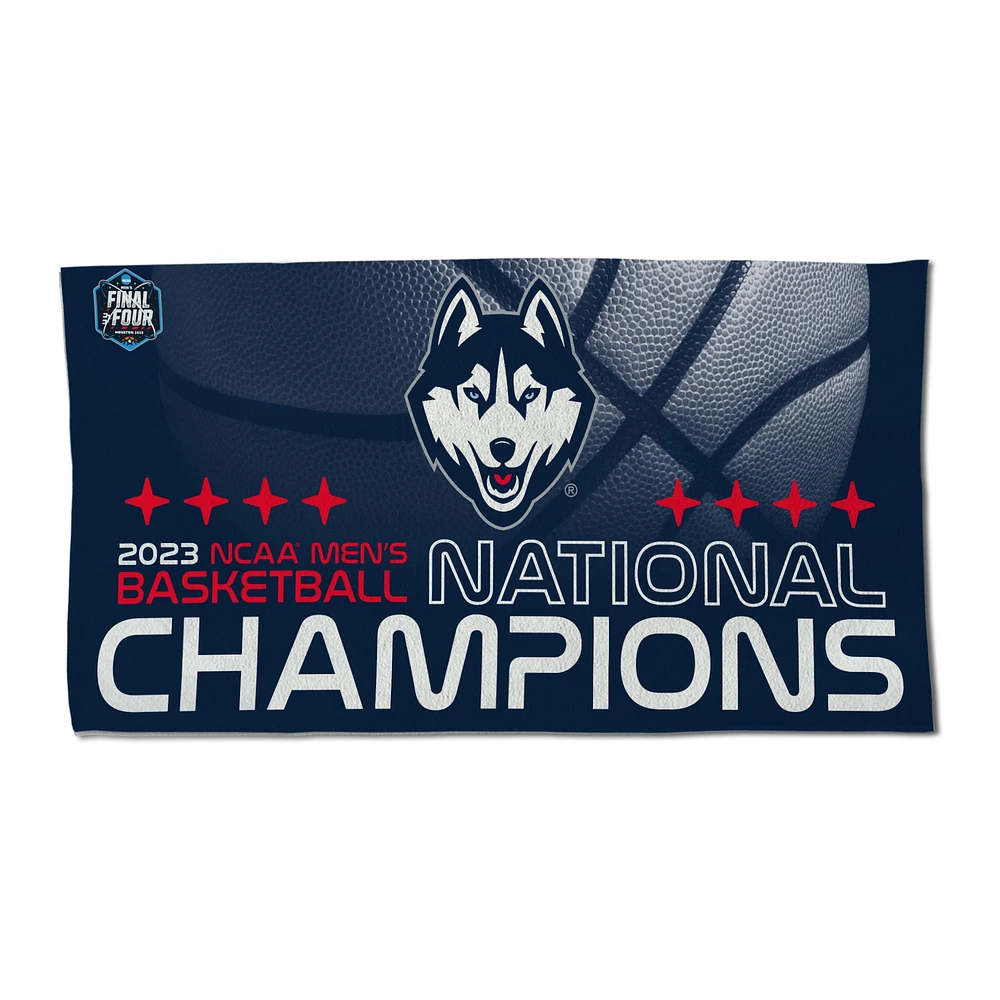 WinCraft UConn Huskies 2023 NCAA Men's Basketball National Champions 22 '' x 42 '' Serviette de vestiaire double face sur le terrain