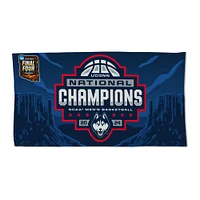 WinCraft UConn Huskies 2024 NCAA Men's Basketball National Champions Vestiaire 22'' x 42'' Serviette de célébration double face sur le terrain