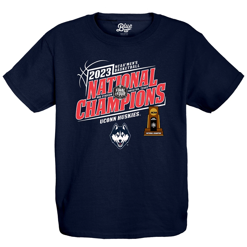 T-shirt bleu marine 84 UConn Huskies 2023 NCAA pour hommes, champions nationaux de basketball, première neige