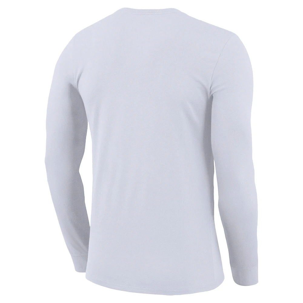 T-shirt à manches longues Nike UConn Huskies 2025 On-Court Bench pour jeunes Blanc