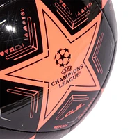 Ballon de football adidas noir pour la phase groupes Ligue des champions l'UEFA 2024