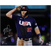 Photographie autographiée de Mike Trout USA Baseball 16" x 20" Salute avec l'inscription "Captain America"