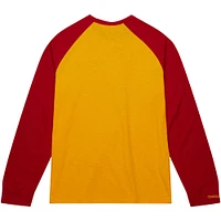 T-shirt à manches longues raglan flammé légendaire Mitchell & Ness Gold USC Trojans pour hommes