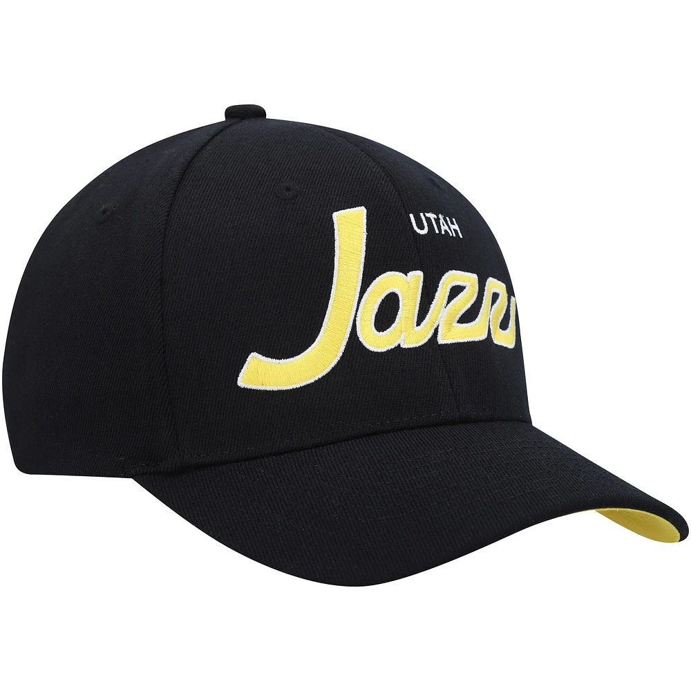 Mitchell & Ness pour homme Noir Utah Jazz MVP Team Script 2.0 Stretch Snapback Hat