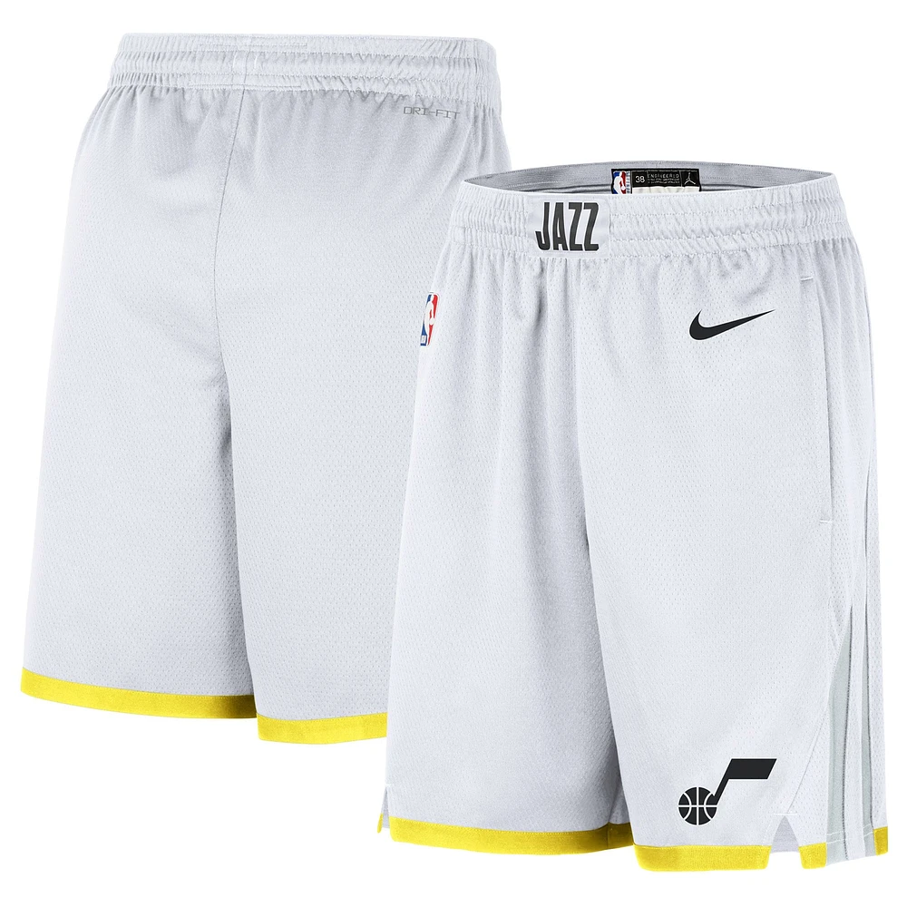 Short Nike Utah Jazz 2022/23 Swingman Performance pour Homme - Blanc Édition Association