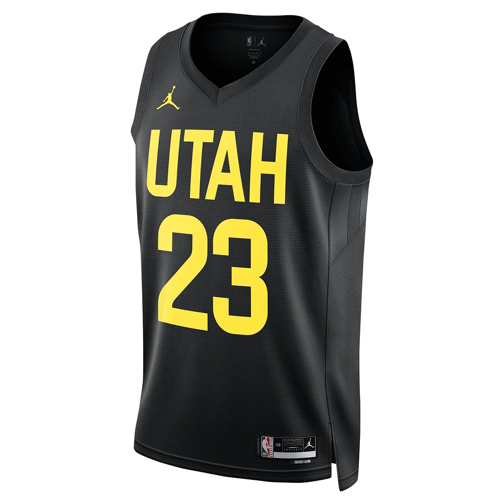 Maillot unisexe Jordan Brand Lauri Markkanen noir Utah Jazz Swingman Player - Édition Statement