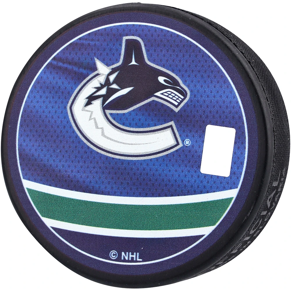 Rondelle de hockey rétro inversée autographiée par Ilya Mikheyev des Canucks de Vancouver 2022-23