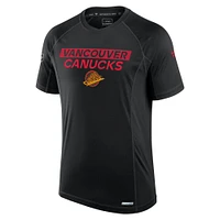 T-shirt authentique Pro Tech Fanatics pour homme, noir, Vancouver Canucks