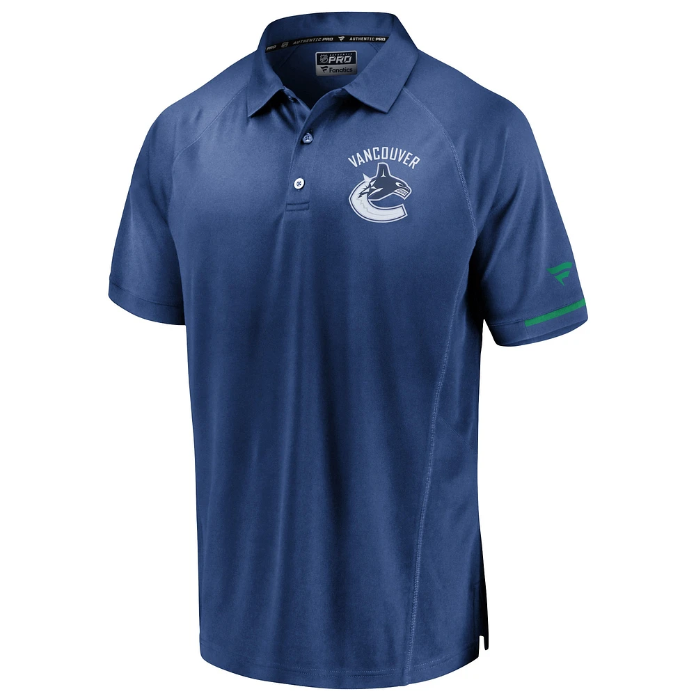 Polo authentique Pro Rinkside Vancouver Canucks de marque Fanatics bleu pour homme