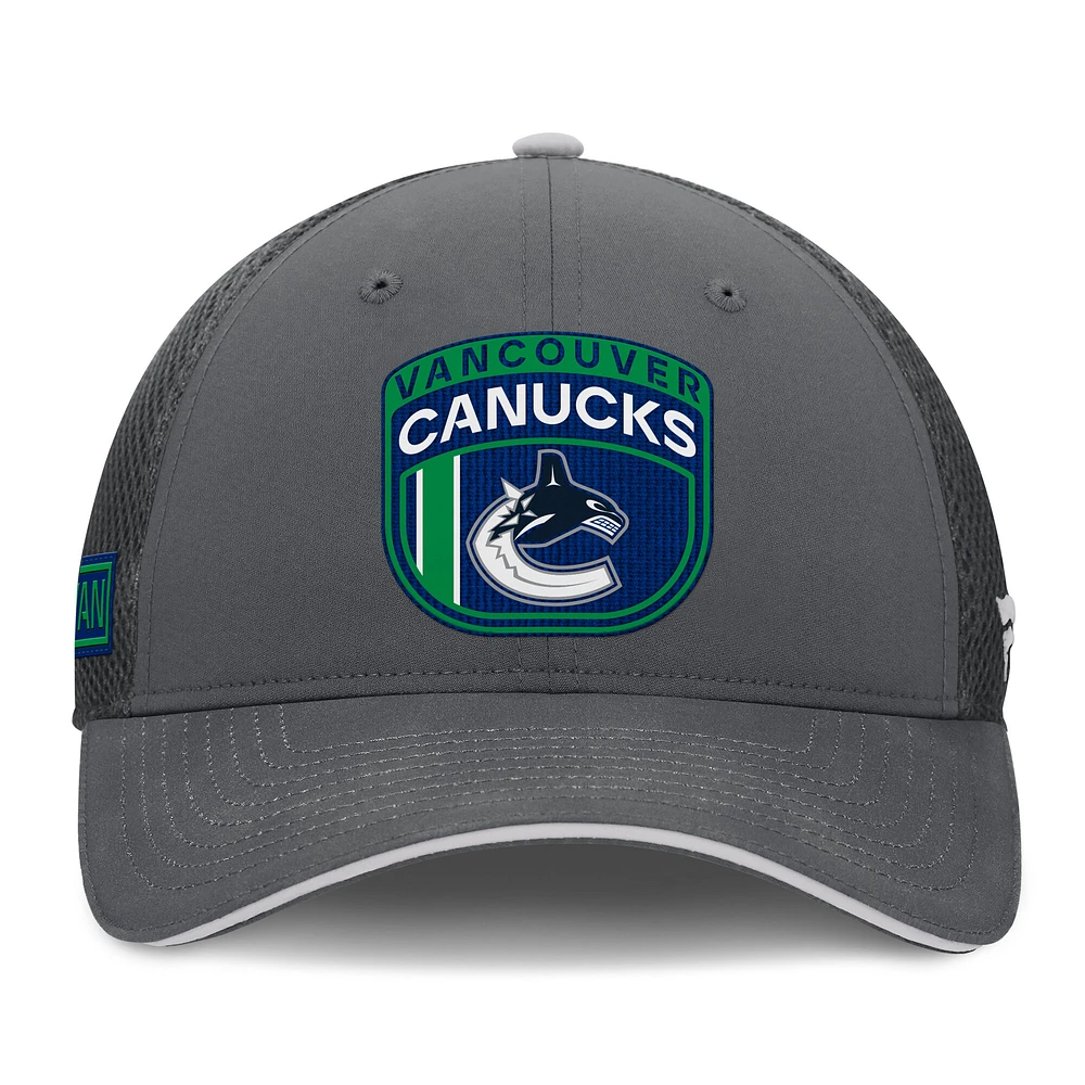 Casquette ajustable pour homme Fanatics Vancouver Canucks Authentic Pro Home Ice Trucker grise