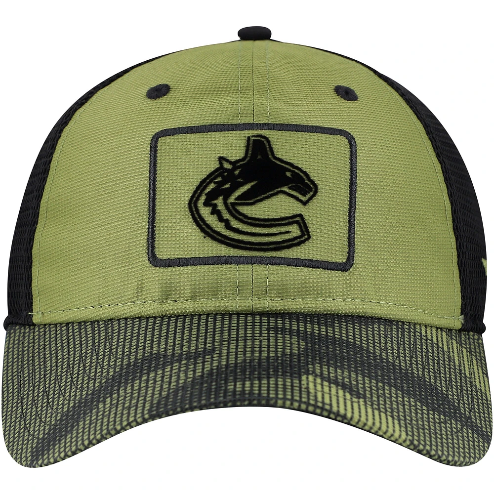 Casquette ajustable de camionneur Fanatics pour hommes, olive, Vancouver Canucks, appréciation militaire
