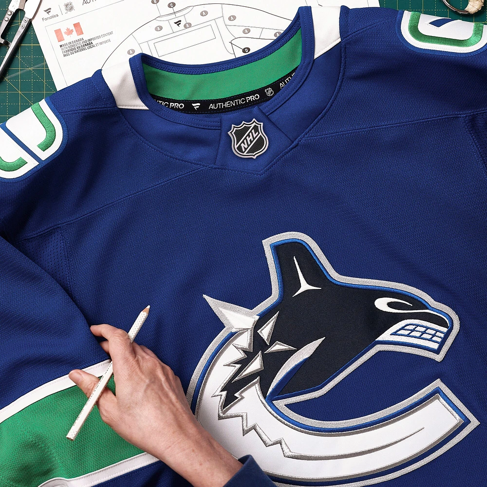 Maillot personnalisé authentique à domicile des Royal Vancouver Canucks Fanatics pour hommes