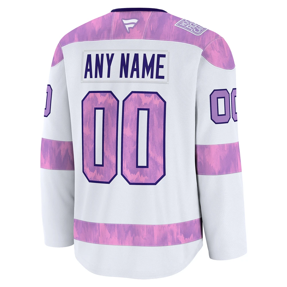 Maillot d'entraînement personnalisé Vancouver Canucks 2024 Hockey Fights Cancer pour hommes Fanatics White