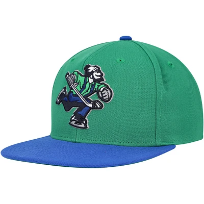 Men's Mitchell & Ness Green Vancouver Canucks Core Team Ground 2.0 Snapback Hat