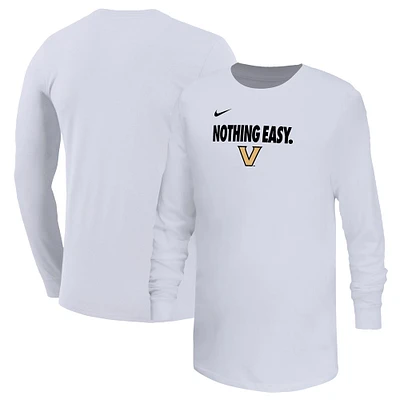 T-shirt à manches longues Nike blanc Vanderbilt Commodores 2025 On-Court Bench pour jeunes