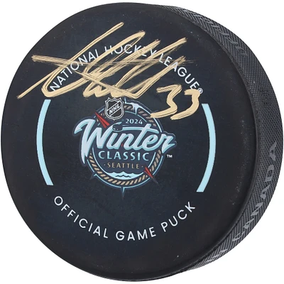 Rondelle de jeu officielle autographiée par Adin Hill Vegas Golden Knights pour la Classique d'hiver 2024