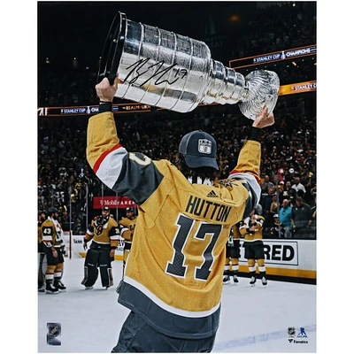 Photographie autographiée de Ben Hutton des Golden Knights de Vegas, champions de la Coupe Stanley 2023, 16" x 20"