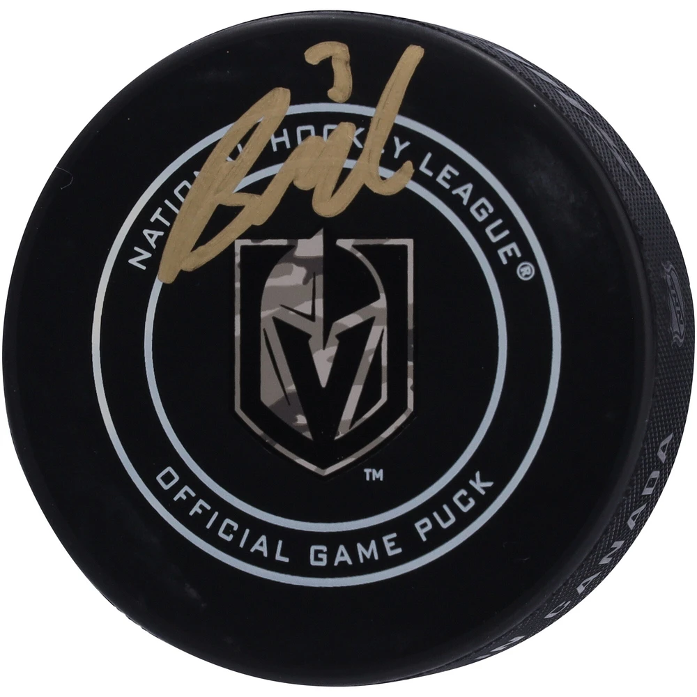 Rondelle de match officielle autographiée par Brayden McNabb Vegas Golden Knights