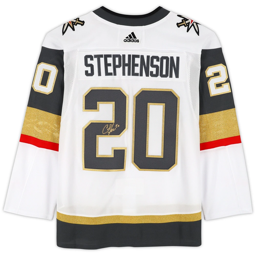 Maillot Adidas authentique blanc autographié par Chandler Stephenson des Vegas Golden Knights, champions de la Coupe Stanley 2023, avec écusson de la Coupe Stanley