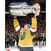 Photographie non signée d'Ivan Barbashiev des Vegas Golden Knights lors de la cérémonie remise Coupe Stanley 2023