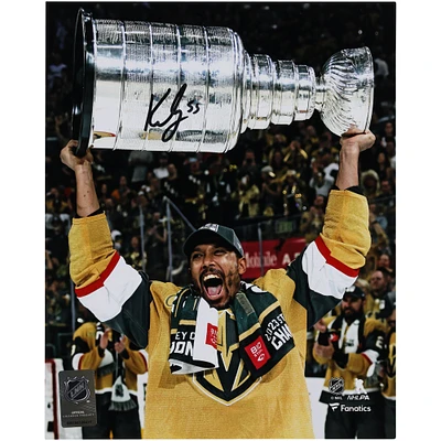 Photographie autographiée de 8" x 10" de Keegan Kolesar, champion de la Coupe Stanley 2023 des Golden Knights de Vegas, soulevant la Coupe