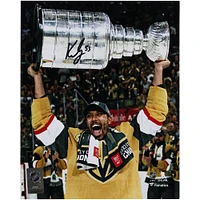 Photographie autographiée de 8" x 10" de Keegan Kolesar, champion de la Coupe Stanley 2023 des Golden Knights de Vegas, soulevant la Coupe